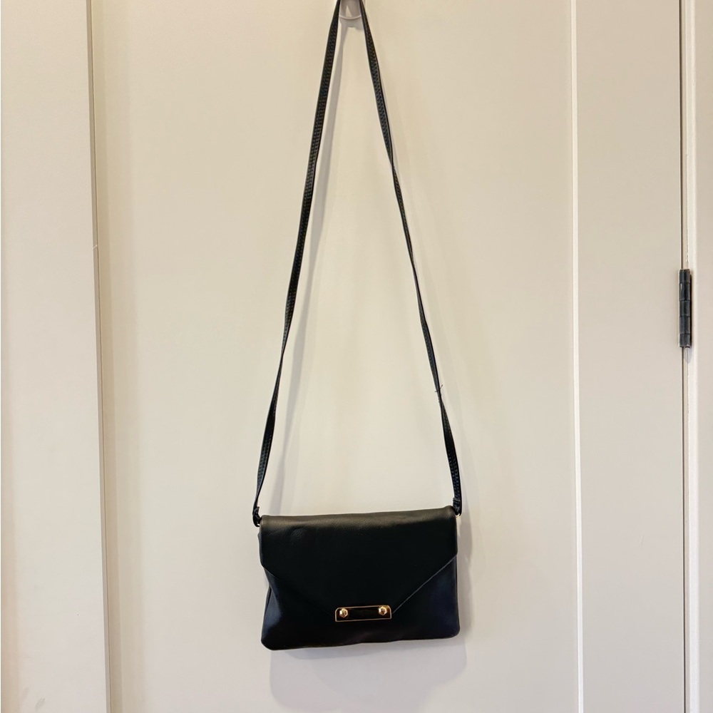 Elegant Black Leather Crossbody Bag